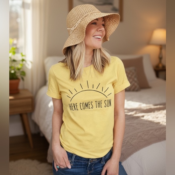 Twice Chic Boutique Tops - NEW•2X•Here Comes The Sun Super Soft Top